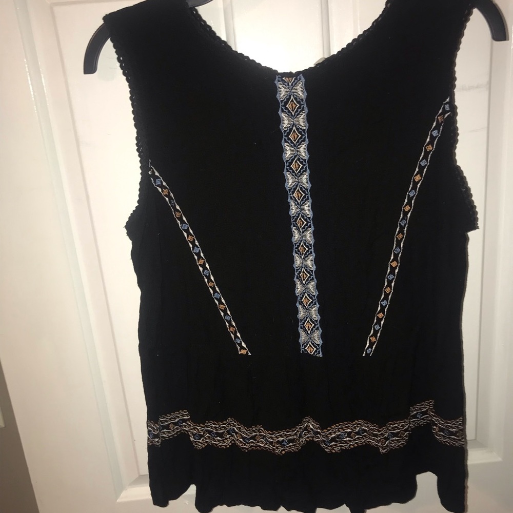 Black tank with Aztec print and scalloped edges